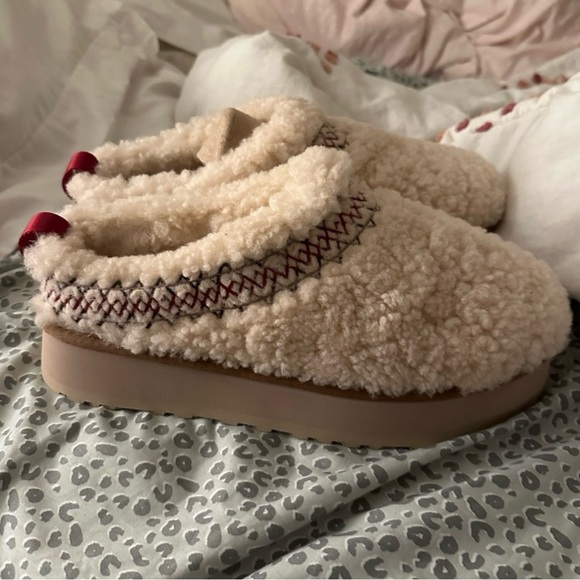 Tazz UGG Braid Slippers/Cream - Picture 1 of 3